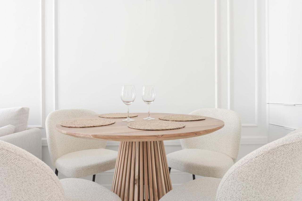 Old Town Pure White By Downtown Apartments Gdansk Ngoại thất bức ảnh